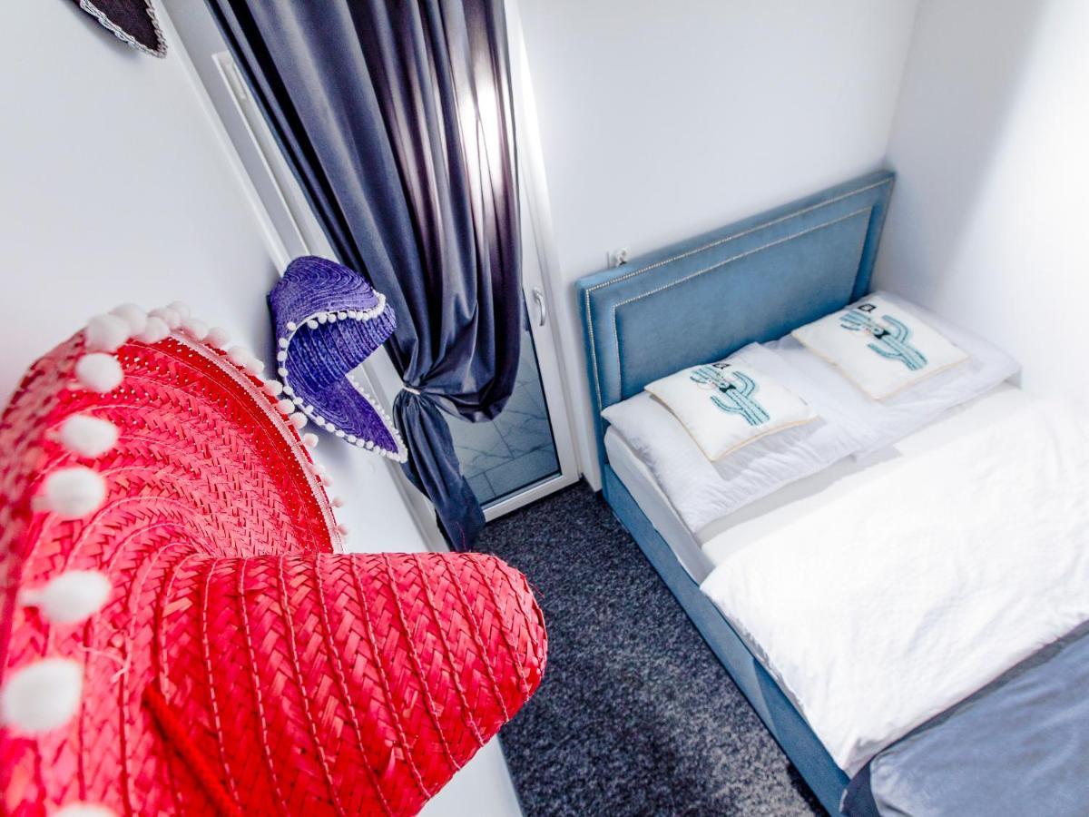 Temple Luxury Resort Rewal Dış mekan fotoğraf